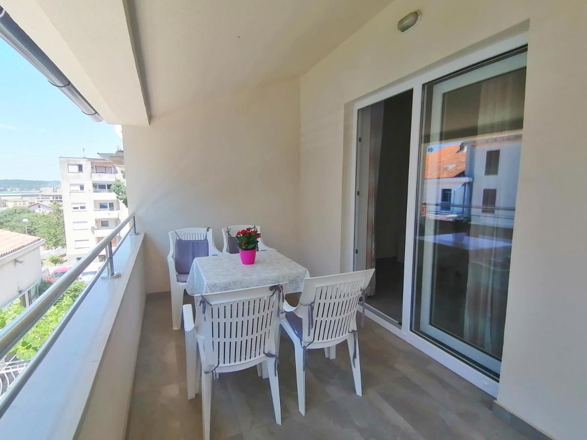 Holiday Apartment Dunja プーラ エクステリア 写真