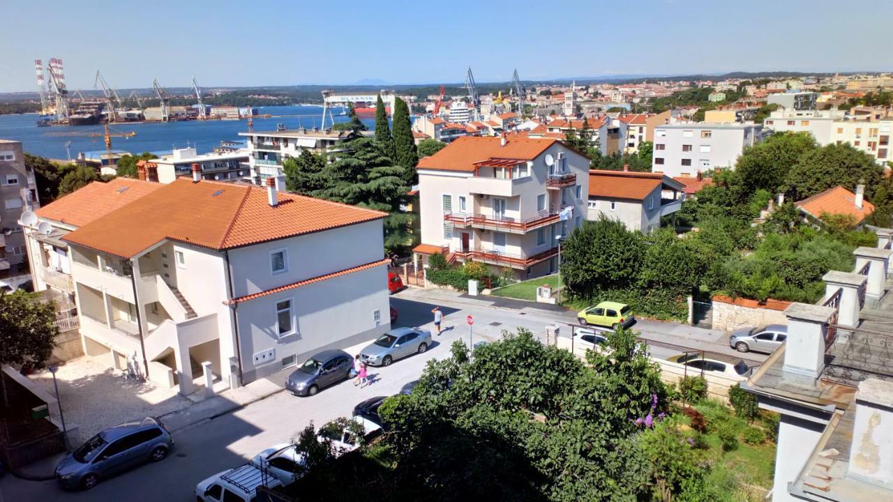 Holiday Apartment Dunja プーラ エクステリア 写真